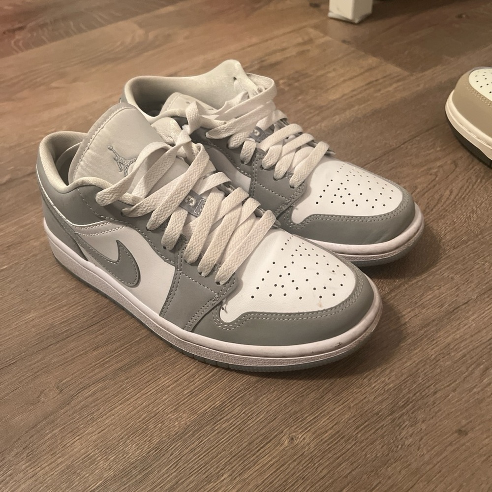 Grey Wolfs - Jordan 1s Low